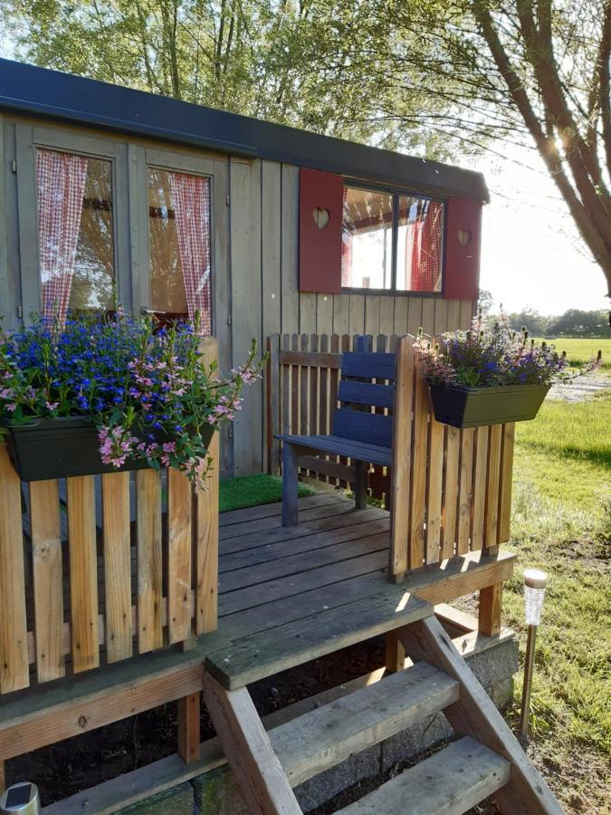 Pipowagen 'Klein Hoonhorst' Apartment Putten Bagian luar foto
