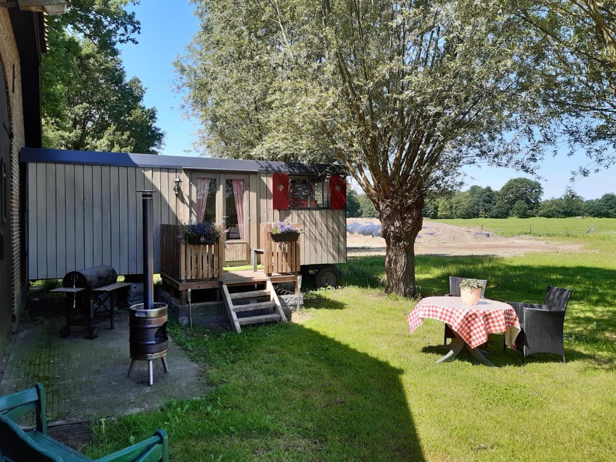 Pipowagen 'Klein Hoonhorst' Apartment Putten Bagian luar foto